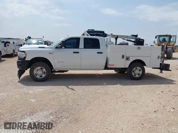 ✅ 2022 Ram 2500 Tradesman • VIN: 3C6UR5HJ8NG366140 • Лот: 42468290. Опубликован ранее на IAAI с пробегом 51 581 миль. Бесплатный доступ к архиву аукционных продаж из США и подробный отчёт об истории автомобиля на DreamBid. Изображение 14.