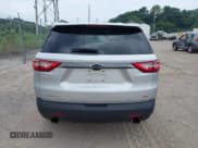 ✅ 2018 Chevrolet Traverse RS • VIN: 1GNERJKXXJJ163575 • Lot: 42869349. Wystawiony na IAAI z przebiegiem 103 158 mil. Bezpłatny archiwum sprzedaży aukcyjnych z USA i szczegółowy raport historii pojazdu na DreamBid. Zdjęcie 17.