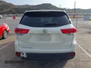 ✅ 2019 Toyota Highlander LE • VIN: 5TDZZRFH1KS326808 • Lot: 43623668. Listed on IAAI with 96,390 mi. Free auction sales archive from the USA and detailed vehicle history report at DreamBid. Image 17.