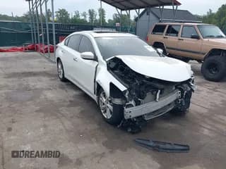 ✅ 2014 Nissan Altima S • VIN: 1N4AL3AP3EC130214 • Lot: 43340862. Listed on IAAI with 249,855 mi. Free auction sales archive from the USA and detailed vehicle history report at DreamBid. Image 1.