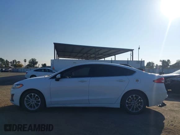 ✅ 2020 Ford Fusion SE • VIN: 3FA6P0LU5LR266094 • Lot: 43575328. Wystawiony na IAAI z przebiegiem 159 974 mil. Bezpłatny archiwum sprzedaży aukcyjnych z USA i szczegółowy raport historii pojazdu na DreamBid. Zdjęcie 14.