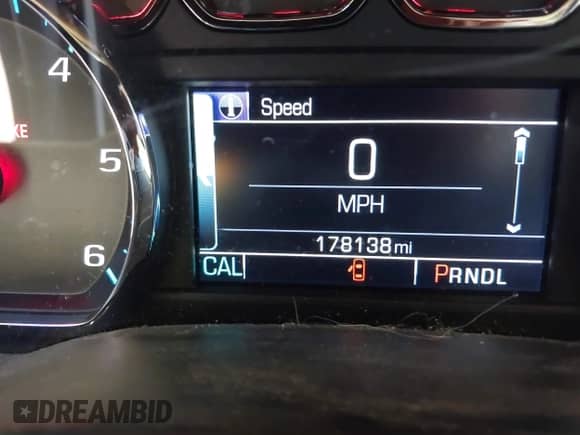 2018 Chevrolet Silverado 1500 LT z VIN 3GCUKREC5JG476423, wystawiony jako IAAI lot #43330536 z przebiegiem 178 133 mil mil oraz . Historia ofert i sprzedaży dostępna na DreamBid. Obrazek 15.