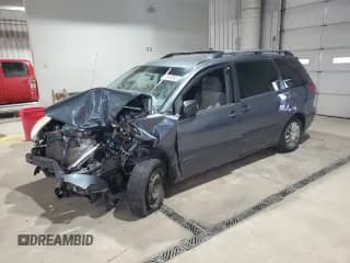 ✅ 2010 Toyota Sienna LE • VIN: 5TDKK4CC5AS324107 • Лот: 70469085. Опубликован ранее на Copart с пробегом Не указан. Бесплатный доступ к архиву аукционных продаж из США и подробный отчёт об истории автомобиля на DreamBid. Изображение 1.