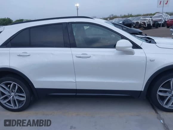 ✅ 2020 Cadillac XT4 FWD Sport • VIN: 1GYFZER42LF119411 • Lot: 41876623. Listed on IAAI with 105,471 mi. Free auction sales archive from the USA and detailed vehicle history report at DreamBid. Image 13.