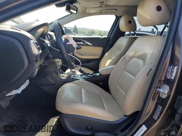 ✅ 2018 Infiniti QX30 Premium • VIN: SJKCH5CP9JA045314 • Lot: 71092395. Wystawiony na Copart z przebiegiem 92 826 mil. Bezpłatny archiwum sprzedaży aukcyjnych z USA i szczegółowy raport historii pojazdu na DreamBid. Zdjęcie 7.