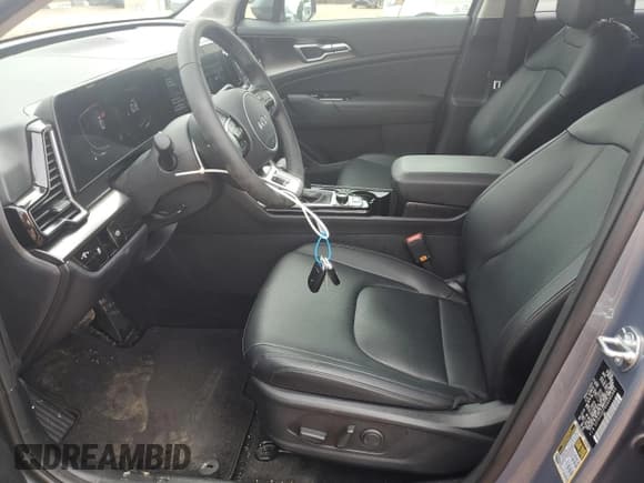 ✅ 2025 Kia Sportage EX • VIN: 5XYK33DF9SG285083 • Лот: 83933535. Опубликован ранее на Copart с пробегом 8 496 миль. Бесплатный доступ к архиву аукционных продаж из США и подробный отчёт об истории автомобиля на DreamBid. Изображение 7.