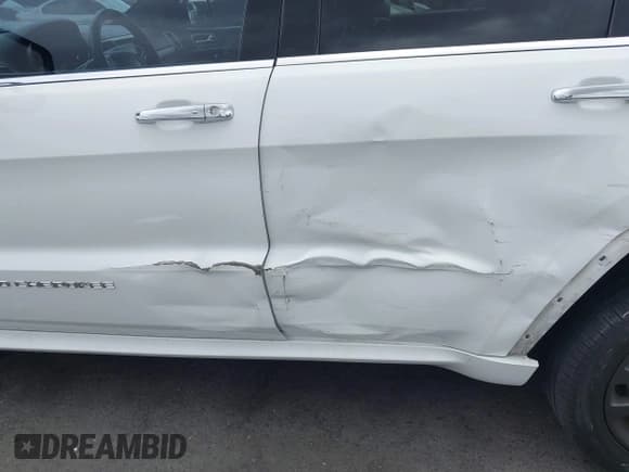 ✅ 2018 Jeep Grand Cherokee High Altitude • VIN: 1C4RJECG3JC512958 • Lot: 43320170. Wystawiony na IAAI z przebiegiem 62 823 mil. Bezpłatny archiwum sprzedaży aukcyjnych z USA i szczegółowy raport historii pojazdu na DreamBid. Zdjęcie 17.