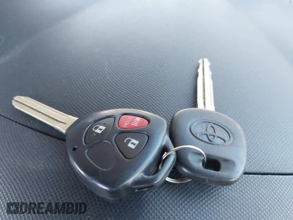 ✅ 2010 Toyota Matrix • VIN: 2T1KU4EE8AC367812 • Lot: 43355980. Wystawiony na IAAI z przebiegiem 203 978 mil. Bezpłatny archiwum sprzedaży aukcyjnych z USA i szczegółowy raport historii pojazdu na DreamBid. Zdjęcie 11.