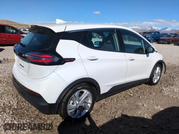 ✅ 2022 Chevrolet Bolt EV 1LT • VIN: 1G1FW6S09N4101975 • Lot: 45973495. Wystawiony na Copart z przebiegiem 53 389 mil. Bezpłatny archiwum sprzedaży aukcyjnych z USA i szczegółowy raport historii pojazdu na DreamBid. Zdjęcie 3.