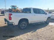 ✅ 2019 Chevrolet Silverado 1500 LT • VIN: 3GCPWCED3KG184679 • Lot: 43575622. Wystawiony na IAAI z przebiegiem 113 897 mil. Bezpłatny archiwum sprzedaży aukcyjnych z USA i szczegółowy raport historii pojazdu na DreamBid. Zdjęcie 4.