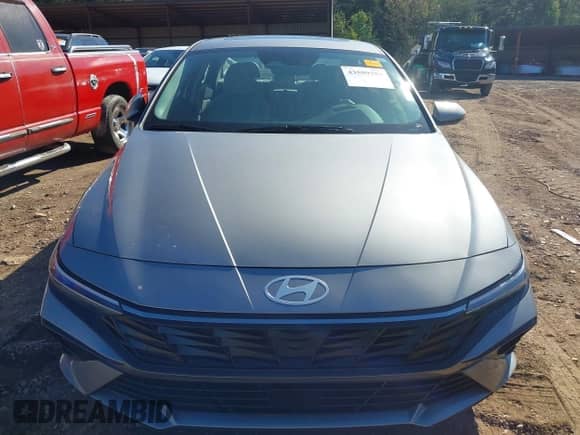 2025 Hyundai Elantra Limited z VIN KMHLP4DG8SU892402, wystawiony jako IAAI lot #43599758 z przebiegiem 16 587 mil mil oraz . Historia ofert i sprzedaży dostępna na DreamBid. Obrazek 6.