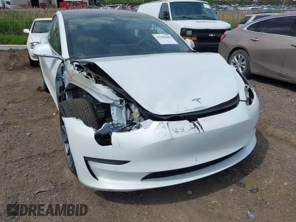 ✅ 2020 Tesla Model 3 Standard Range Plus • VIN: 5YJ3E1EA3LF794276 • Lot: 42390409. Wystawiony na IAAI z przebiegiem 51 924 mil. Bezpłatny archiwum sprzedaży aukcyjnych z USA i szczegółowy raport historii pojazdu na DreamBid. Zdjęcie 6.