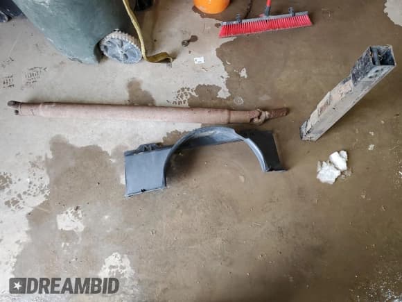 ✅ 2001 GMC Yukon XL SLT • VIN: 3GKFK16T81G164139 • Лот: 51961015. Опубликован ранее на Copart с пробегом 289 850 миль. Бесплатный доступ к архиву аукционных продаж из США и подробный отчёт об истории автомобиля на DreamBid. Изображение 13.