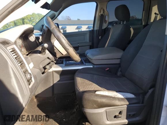 ✅ 2010 Dodge 1500 Sport • VIN: 1D7RV1CT7AS154902 • Lot: 85613464. Wystawiony na Copart z przebiegiem 282 704 mil. Bezpłatny archiwum sprzedaży aukcyjnych z USA i szczegółowy raport historii pojazdu na DreamBid. Zdjęcie 7.