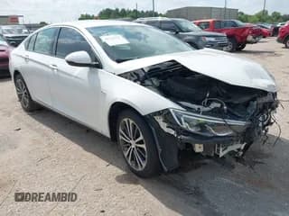 ✅ 2019 Buick Regal Preferred • VIN: W04GL6SX2K1030529 • Lot: 42747527. Listed on IAAI with 77,834 mi. Free auction sales archive from the USA and detailed vehicle history report at DreamBid. Image 1.