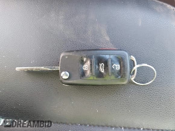 ✅ 2017 Volkswagen Beetle Fleet • VIN: 3VWF17AT7HM624005 • Lot: 42595911. Listed on IAAI with 75,332 mi. Free auction sales archive from the USA and detailed vehicle history report at DreamBid. Image 11.