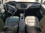 ✅ 2023 Chevrolet Bolt EV 2LT • VIN: 1G1FX6S0XP4148741 • Lot: 48296044. Wystawiony na Copart z przebiegiem 19 349 mil. Bezpłatny archiwum sprzedaży aukcyjnych z USA i szczegółowy raport historii pojazdu na DreamBid. Zdjęcie 8.