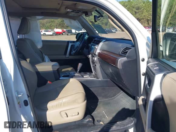 ✅ 2016 Toyota 4Runner SR5 • VIN: JTEZU5JR0G5141472 • Лот: 43329078. Опубликован ранее на IAAI с пробегом 111 965 миль. Бесплатный доступ к архиву аукционных продаж из США и подробный отчёт об истории автомобиля на DreamBid. Изображение 5.