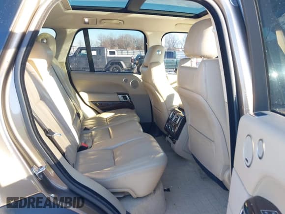 ✅ 2014 Land Rover Range Rover HSE • VIN: SALGS2WF1EA184830 • Lot: 41285704. Listed on IAAI with 130,092 mi. Free auction sales archive from the USA and detailed vehicle history report at DreamBid. Image 8.
