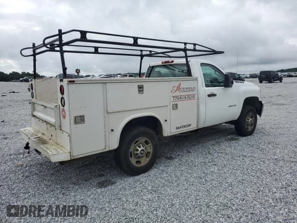 ✅ 2011 Chevrolet Silverado 2500HD Work Truck • VIN: 1GB0CVCG3BF159189 • Lot: 64138344. Wystawiony na Copart z przebiegiem 302 778 mil. Bezpłatny archiwum sprzedaży aukcyjnych z USA i szczegółowy raport historii pojazdu na DreamBid. Zdjęcie 3.