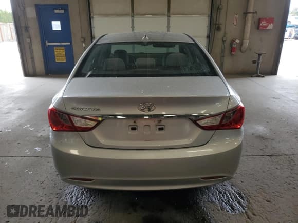 ✅ 2013 Hyundai Sonata GLS • VIN: 5NPEB4AC2DH727262 • Lot: 57172585. Wystawiony na Copart z przebiegiem 200 473 mil. Bezpłatny archiwum sprzedaży aukcyjnych z USA i szczegółowy raport historii pojazdu na DreamBid. Zdjęcie 6.