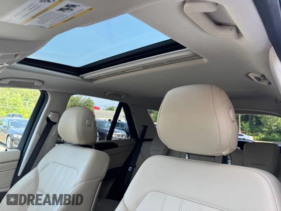 ✅ 2018 Mercedes-Benz GLE 350 • VIN: 4JGDA5HB1JB069203 • Лот: 67667355. Опубликован ранее на Copart с пробегом 135 285 миль. Бесплатный доступ к архиву аукционных продаж из США и подробный отчёт об истории автомобиля на DreamBid. Изображение 13.