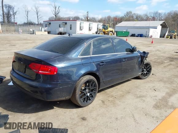 ✅ 2010 Audi A4 Premium Plus • VIN: WAUHFAFL2AN051767 • Лот: 41899587. Опубликован ранее на IAAI с пробегом 112 011 миль. Бесплатный доступ к архиву аукционных продаж из США и подробный отчёт об истории автомобиля на DreamBid. Изображение 4.