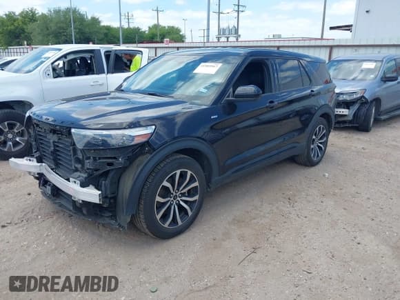 ✅ 2022 Ford Explorer ST-Line • VIN: 1FMSK7KH7NGB05501 • Lot: 41989567. Wystawiony na IAAI z przebiegiem 58 895 mil. Bezpłatny archiwum sprzedaży aukcyjnych z USA i szczegółowy raport historii pojazdu na DreamBid. Zdjęcie 21.