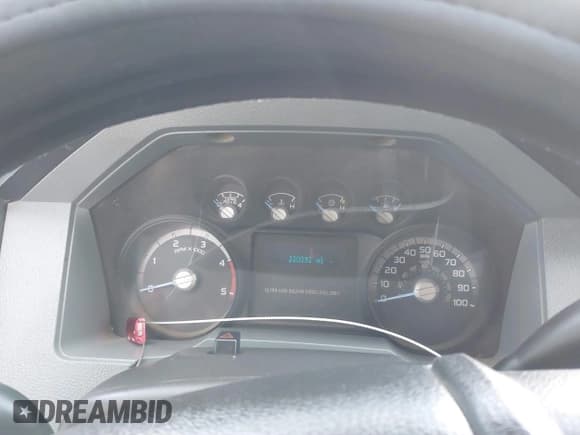 ✅ 2015 Ford F-250 XL • VIN: 1FT7W2ATXFEA51244 • Lot: 41800985. Listed on IAAI with 230,392 mi. Free auction sales archive from the USA and detailed vehicle history report at DreamBid. Image 16.