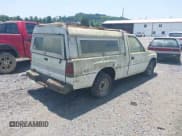 ✅ 1992 Isuzu Pickup S • VIN: 4S1CL11L3N4207154 • Lot: 42470949. Wystawiony na IAAI z przebiegiem 309 488 mil. Bezpłatny archiwum sprzedaży aukcyjnych z USA i szczegółowy raport historii pojazdu na DreamBid. Zdjęcie 4.