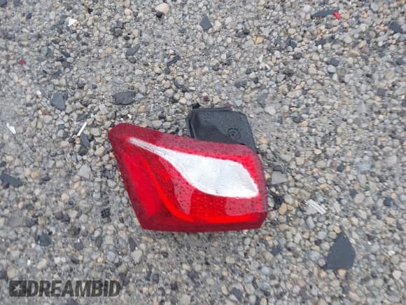 ✅ 2018 Chevrolet Equinox LT • VIN: 3GNAXSEV8JL334112 • Lot: 43384225. Wystawiony na IAAI z przebiegiem 84 931 mil. Bezpłatny archiwum sprzedaży aukcyjnych z USA i szczegółowy raport historii pojazdu na DreamBid. Zdjęcie 12.