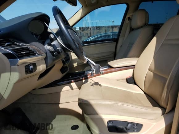 ✅ 2012 BMW X5 35d • VIN: 5UXZW0C51CL672406 • Lot: 61686185. Listed on Copart with 139,408 mi. Free auction sales archive from the USA and detailed vehicle history report at DreamBid. Image 7.