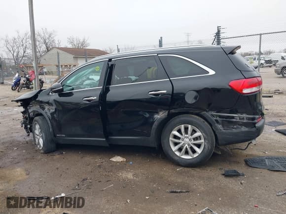 ✅ 2017 Kia Sorento LX • VIN: 5XYPGDA53HG195741 • Lot: 43797985. Listed on IAAI with 50,482 mi. Free auction sales archive from the USA and detailed vehicle history report at DreamBid. Image 14.