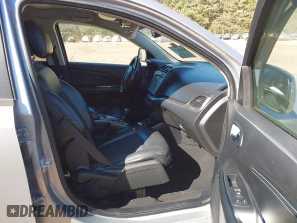 ✅ 2016 Dodge Journey Crossroad • VIN: 3C4PDCGG5GT240648 • Lot: 43438526. Listed on IAAI with 136,055 mi. Free auction sales archive from the USA and detailed vehicle history report at DreamBid. Image 5.