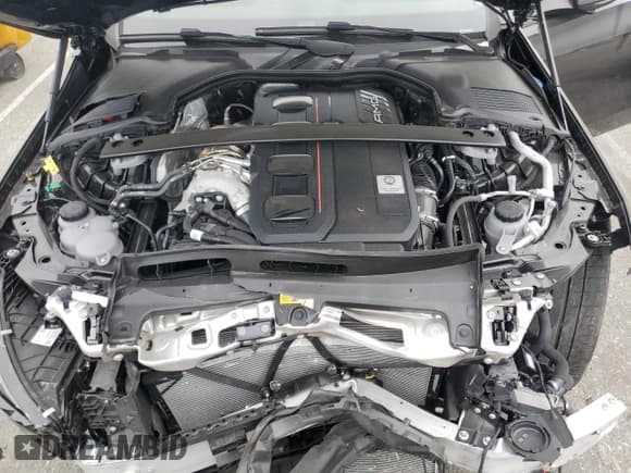 ✅ 2024 Mercedes-Benz C 63 S AMG E Performance • VIN: W1KAF8AB6RR236233 • Lot: 65636775. Wystawiony na Copart z przebiegiem 4 687 mil. Bezpłatny archiwum sprzedaży aukcyjnych z USA i szczegółowy raport historii pojazdu na DreamBid. Zdjęcie 11.