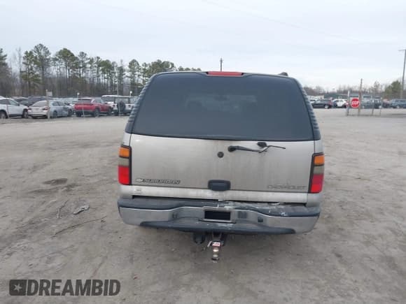 ✅ 2005 Chevrolet Suburban LT • VIN: 3GNFK16Z65G185021 • Лот: 41358279. Опубликован ранее на IAAI с пробегом 252 442 миль. Бесплатный доступ к архиву аукционных продаж из США и подробный отчёт об истории автомобиля на DreamBid. Изображение 16.