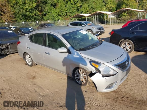 ✅ 2019 Nissan Versa SV • VIN: 3N1CN7AP8KL828700 • Lot: 43390610. Listed on IAAI with 104,145 mi. Free auction sales archive from the USA and detailed vehicle history report at DreamBid. Image 1.