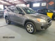 ✅ 2011 Toyota RAV4 • VIN: JTMBK4DV9BD018735 • Lot: 85728875. Wystawiony na Copart z przebiegiem 193 711 mil. Bezpłatny archiwum sprzedaży aukcyjnych z USA i szczegółowy raport historii pojazdu na DreamBid. Zdjęcie 4.