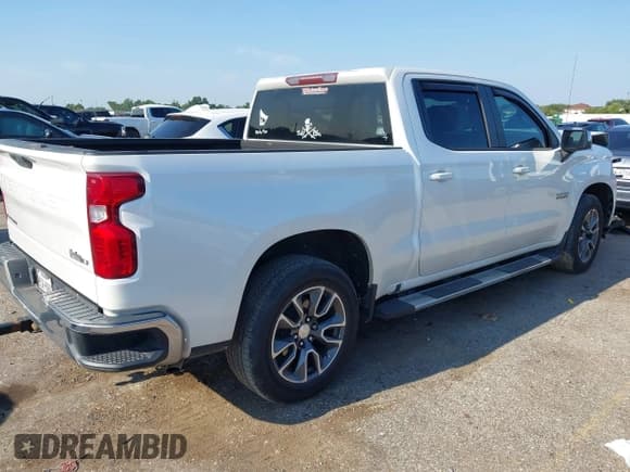 ✅ 2019 Chevrolet Silverado 1500 LT • VIN: 3GCPWCED9KG154408 • Lot: 43133933. Listed on IAAI with 153,430 mi. Free auction sales archive from the USA and detailed vehicle history report at DreamBid. Image 4.