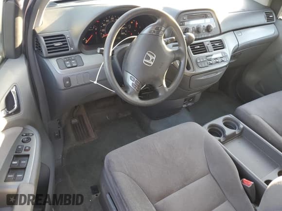 ✅ 2005 Honda Odyssey EX • VIN: 5FNRL38415B054004 • Lot: 92897135. Wystawiony na Copart z przebiegiem 135 104 mil. Bezpłatny archiwum sprzedaży aukcyjnych z USA i szczegółowy raport historii pojazdu na DreamBid. Zdjęcie 8.