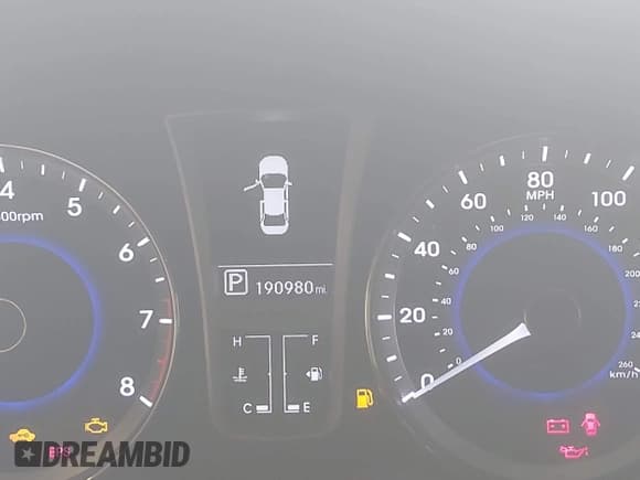 ✅ 2012 Hyundai Azera • VIN: KMHFH4JG5CA002049 • Lot: 42164271. Wystawiony na IAAI z przebiegiem 190 980 mil. Bezpłatny archiwum sprzedaży aukcyjnych z USA i szczegółowy raport historii pojazdu na DreamBid. Zdjęcie 7.