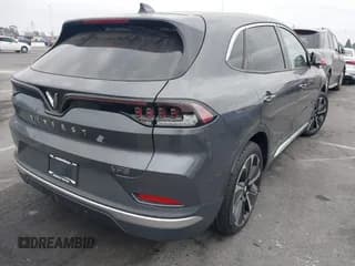 ✅ 2023 VinFast VF 8 Plus • VIN: RLLV1AFA7PH001995 • Lot: 40947000. Wystawiony na IAAI z przebiegiem Nie podano. Bezpłatny archiwum sprzedaży aukcyjnych z USA i szczegółowy raport historii pojazdu na DreamBid. Zdjęcie 4.