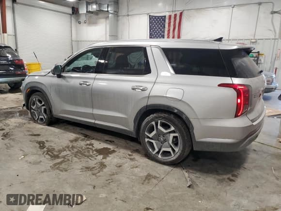 ✅ 2023 Hyundai Palisade SEL • VIN: KM8R4DGE3PU612048 • Lot: 42352885. Listed on Copart with 26,946 mi. Free auction sales archive from the USA and detailed vehicle history report at DreamBid. Image 2.