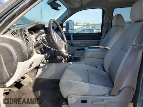 ✅ 2008 Chevrolet Silverado 2500HD LTZ • VIN: 1GCHK23K38F164700 • Лот: 85485155. Опубликован ранее на Copart с пробегом 185 788 миль. Бесплатный доступ к архиву аукционных продаж из США и подробный отчёт об истории автомобиля на DreamBid. Изображение 7.