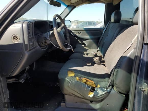 2000 Chevrolet Silverado 1500 с VIN 1GCEC14W5YZ132938, выставлен на аукционе Copart как лот 82487715 с пробегом Не указан миль и Списание • Salvage title. История ставок и продаж доступна на DreamBid. Изображение 7.