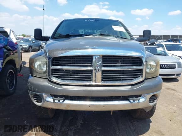 2006 Dodge 3500 SLT z VIN 3D7LX39C16G201259, wystawiony jako IAAI lot #42363134 z przebiegiem 210 839 mil mil oraz . Historia ofert i sprzedaży dostępna na DreamBid. Obrazek 12.