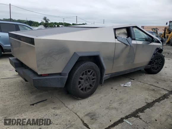 ✅ 2024 Tesla Cybertruck • VIN: 7G2CEHED1RA008495 • Лот: 61202075. Опубликован ранее на Copart с пробегом Не указан. Бесплатный доступ к архиву аукционных продаж из США и подробный отчёт об истории автомобиля на DreamBid. Изображение 3.