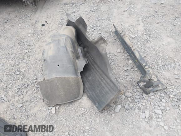 ✅ 2018 Chevrolet Equinox LT • VIN: 2GNAXSEV9J6351294 • Lot: 43271412. Listed on IAAI with 83,891 mi. Free auction sales archive from the USA and detailed vehicle history report at DreamBid. Image 12.