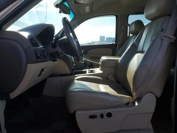 ✅ 2010 Chevrolet Silverado 1500 LTZ • VIN: 3GCRKTE38AG289163 • Lot: 85348555. Listed on Copart with 228,682 mi. Free auction sales archive from the USA and detailed vehicle history report at DreamBid. Image 7.