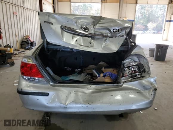 ✅ 2005 Toyota Camry LE • VIN: 4T1BE30K25U949087 • Lot: 91591645. Wystawiony na Copart z przebiegiem 135 467 mil. Bezpłatny archiwum sprzedaży aukcyjnych z USA i szczegółowy raport historii pojazdu na DreamBid. Zdjęcie 6.